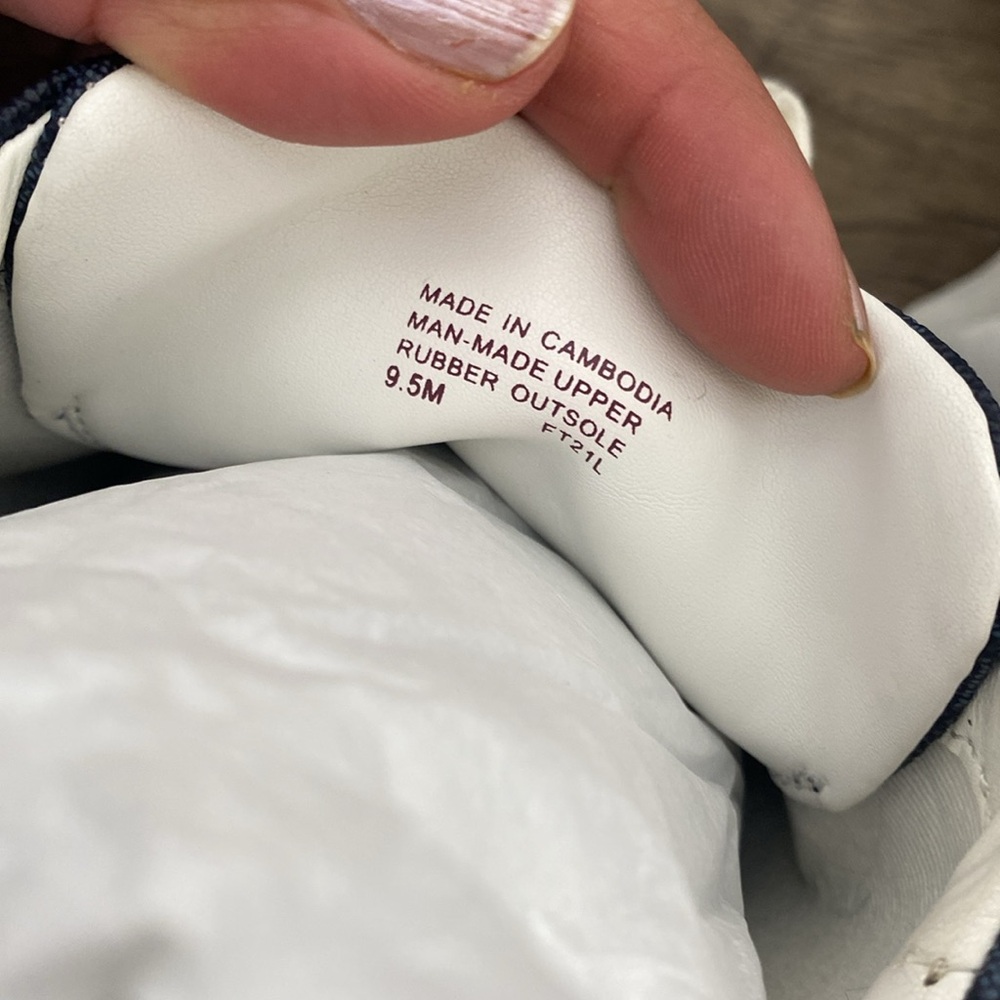 Michael Kors sneakers brand logo - Picture 12 of 12